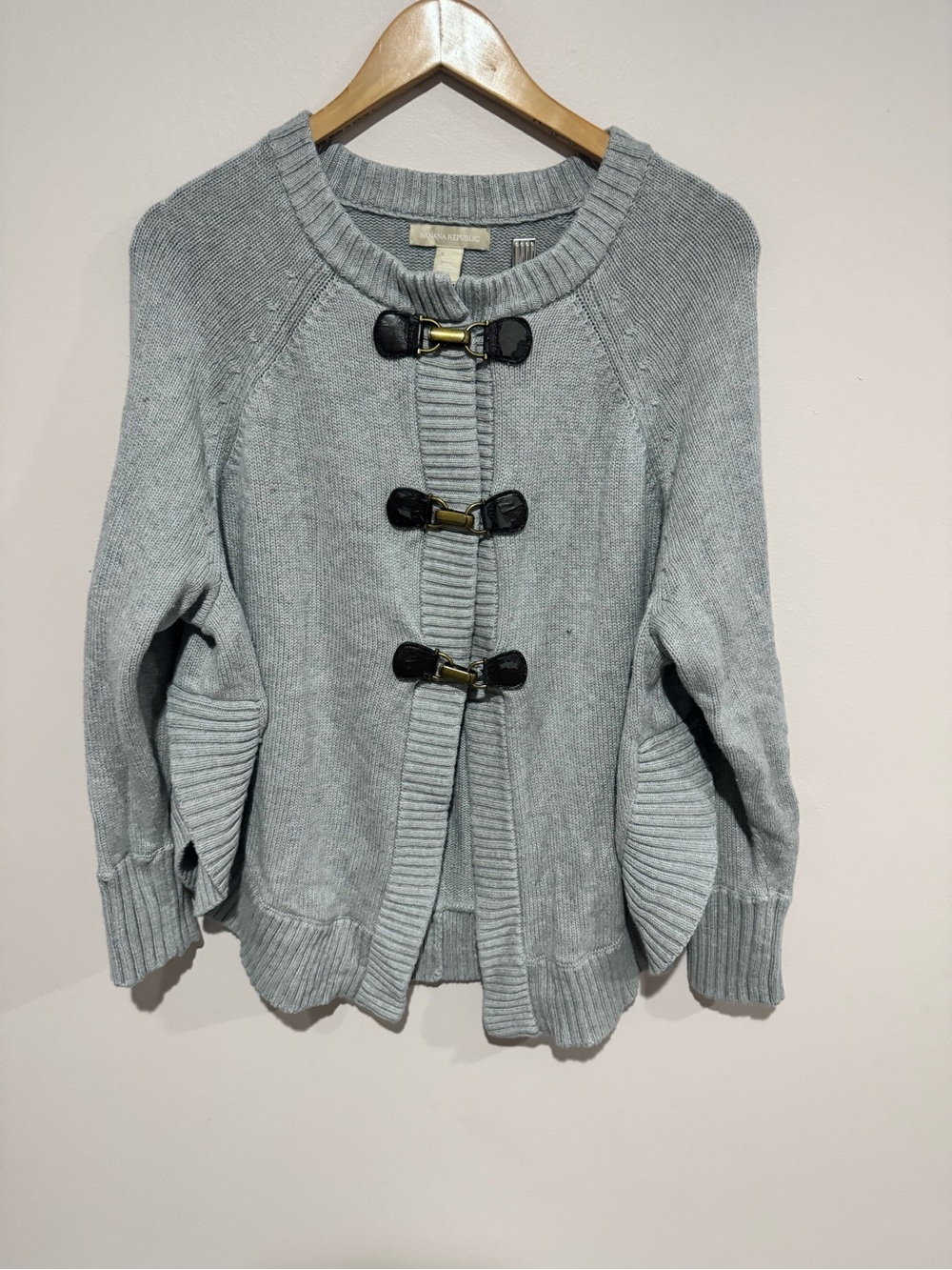 Banana Republic Buckle Front Cape Sweater Womens XSmall Gray Simulated Leather
